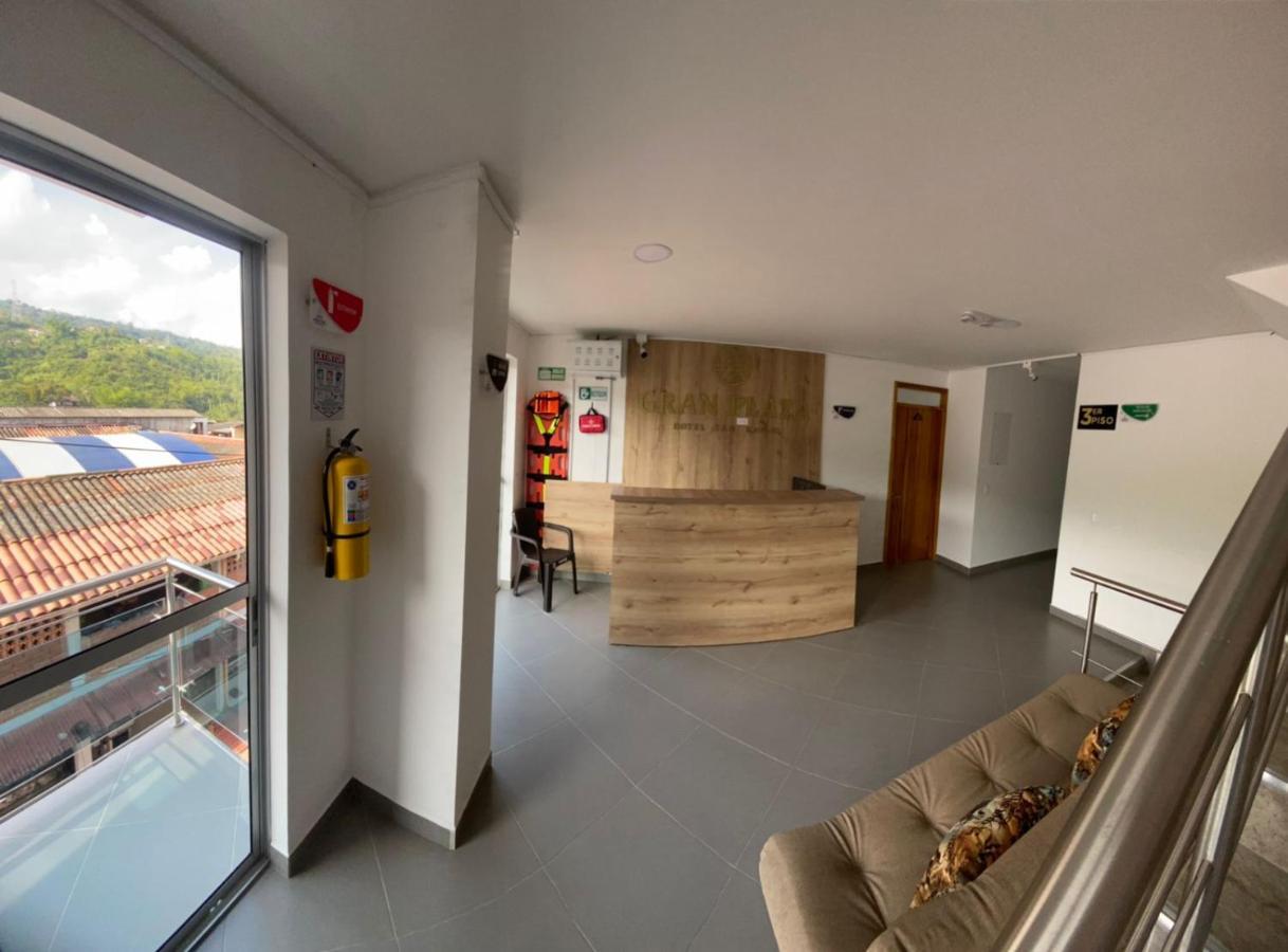 Hotel Gran Plaza San Rafael Сан Рафаел Екстериор снимка